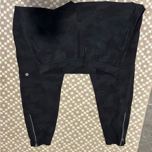 Lululemon men’s surge jogger